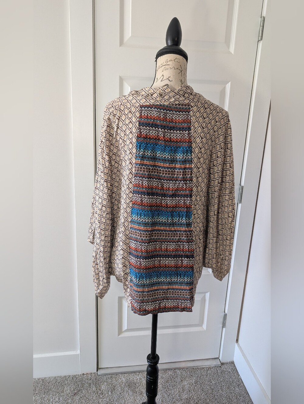 246. Umgee  Geometric-Print Open Cardigan in Beige M/L - Picture 2 of 2